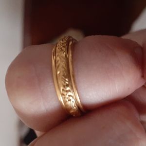 NWT Floral Spinner Ring Gold Plated Size 7